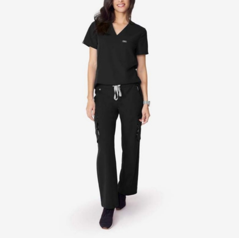 FIGS Tema Performance Wide Leg Cargo Scrubs Pants - Picture 12 of 12
